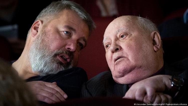 Murátov y el ex-líder soviético Mijail Gobbachov en imagen de 2018