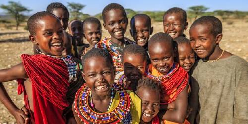 La contundente reflexión que te hará replantearte las fotos con niños en países africanos
