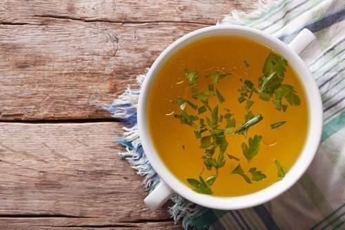 Caldo para hidratar protenína de soja y darle sabor.