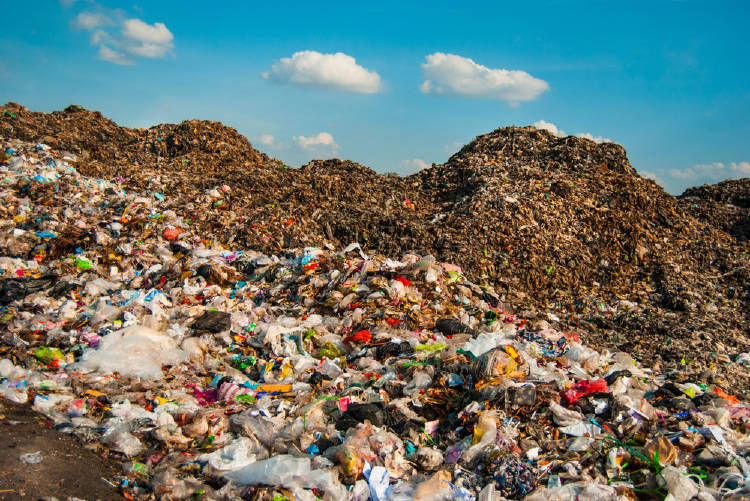 toneladas de basura plastica