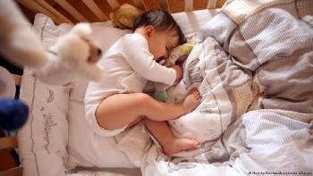 Muerte súbita en bebés La muerte súbita en lactantes llega sin previo aviso, durante el sueño.