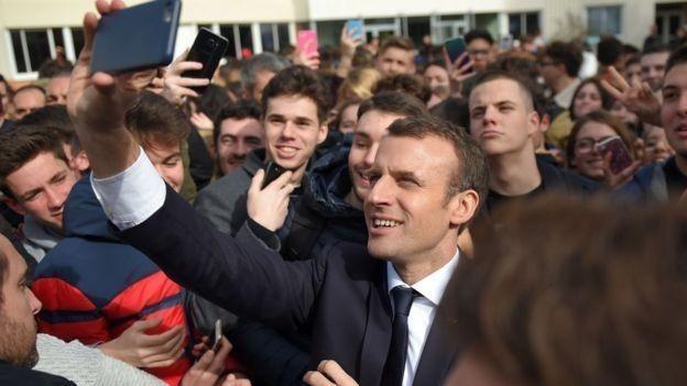 El proyecto de ley fue el resultado de una promesa de campaña hecha por el presidente Emmanuel Macron el año pasado. El proyecto de ley fue el resultado de una promesa de campaña hecha por el presidente Emmanuel Macron el año pasado.