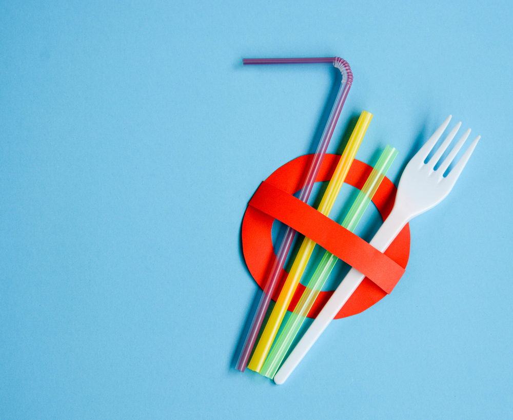 libre de plasticos simbolo que denota la prohibicion de los plasticos de un solo uso