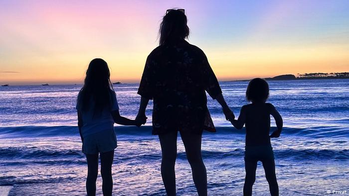 64579146_303 64579146_303