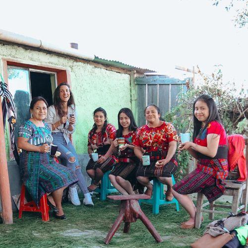 Flylikestore la tienda que une los tejidos guatemaltecos con el cuero argentino 2023