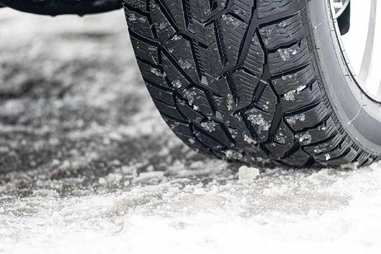 ruta de hielo2 AdobeStock_409464258 ruta de hielo2 AdobeStock_409464258