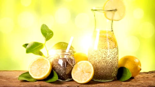 agua de limón con chía agua de limón con chía