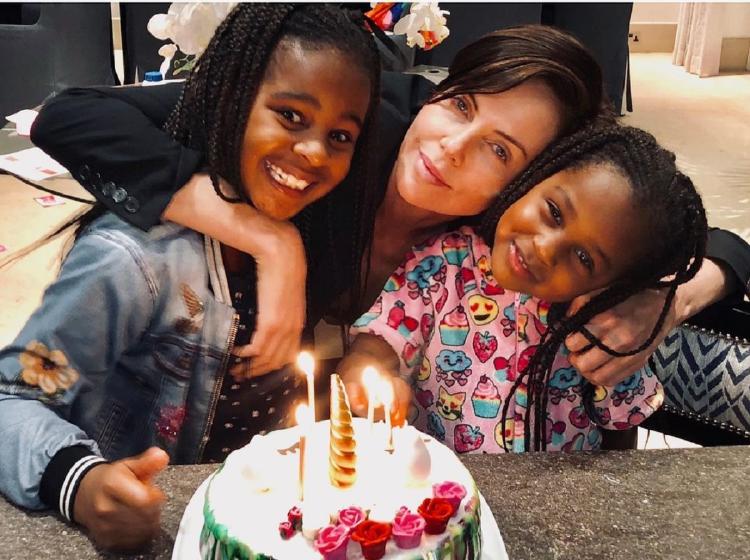 celebridades que adoptaron hijos celebridades que adoptaron hijos