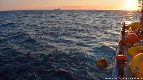 58785482_303 58785482_303