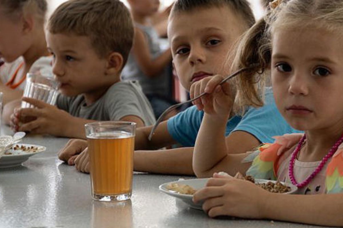 Niños ucranianos en un orfanato de la región de Rostov, en el suroeste de Rusia, el 8 de julio de 2022.© AP Photo 