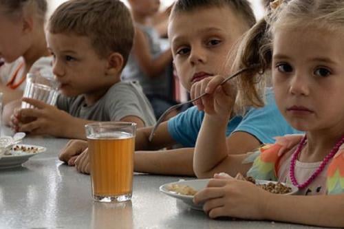 niños orfanato Niños ucranianos en un orfanato de la región de Rostov, en el suroeste de Rusia, el 8 de julio de 2022.© AP Photo