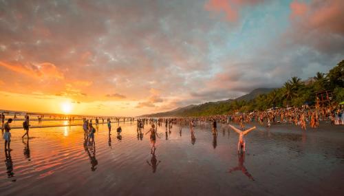 Copy of Beach_Tues5th_1734@EricAllenPhoto (1) Copy of Beach_Tues5th_1734@EricAllenPhoto (1)