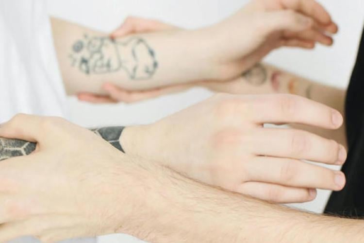 tatuaje Este tatuaje de \"próxima generación\" podría detectar el agotamiento incluso antes de que sientas los síntomas© Polina Tankilevitch/Pexels