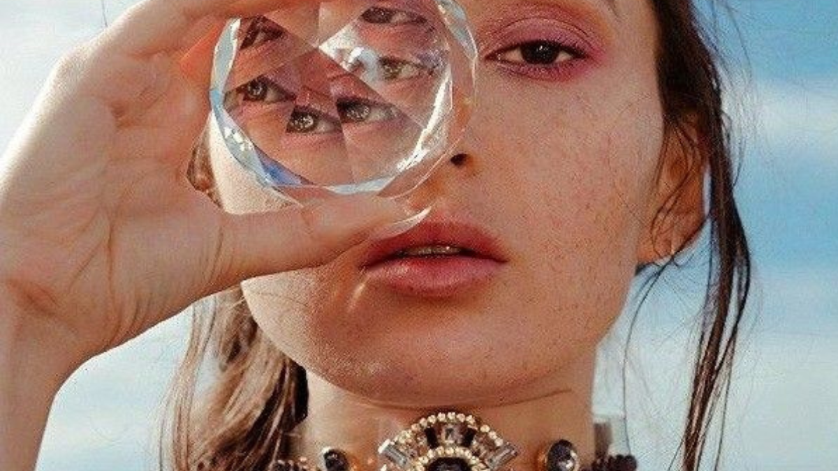 mujer esoterica La influencia de Acuario nos empuja a cuestionar nuestras rutinas y explorar caminos alternativos (Foto: Pinterest)