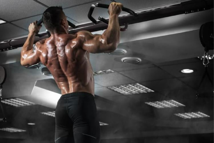 hombre gimnasio Muchos adolescentes, como Maxime y Jules (15 y 17 años), se obsesionan con “mejorar su físico” para ganar aprobación social. (PINTEREST)
