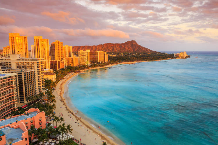 playa y ciudad en honolulu hawaii