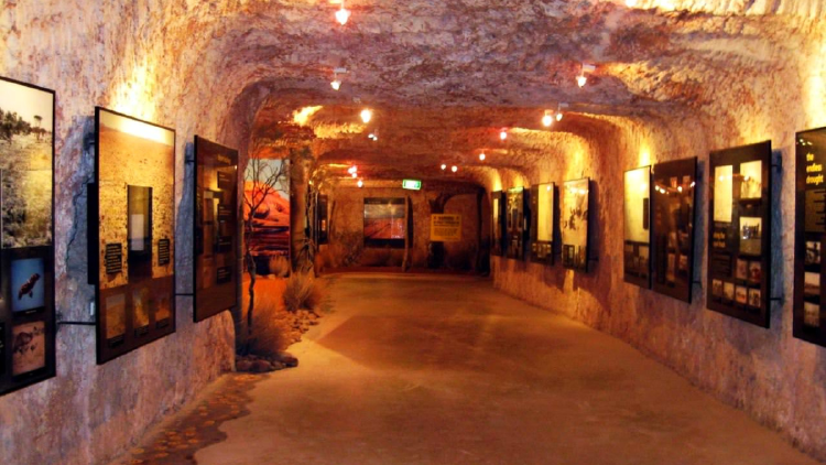 Coober Pedy Coober Pedy: una ciudad con conciencia ambiental en el desierto australiano.