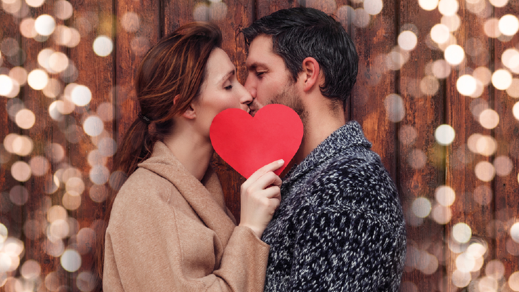 pareja corazon rojo