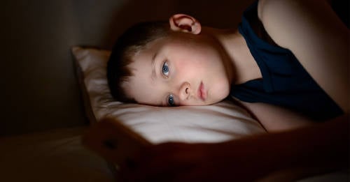 comparan uso celulares niños consumo drogas comparan uso celulares niños consumo drogas