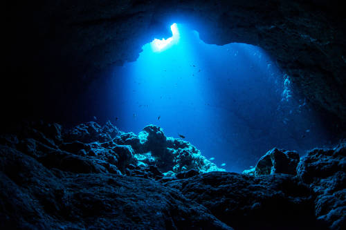 pozo cueva submarino sobmarina