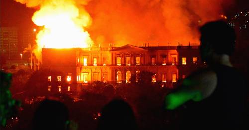 Un incendio destruyó el Museo Nacional de Río de Janeiro