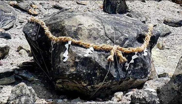 roca demonio japon roca demonio japon