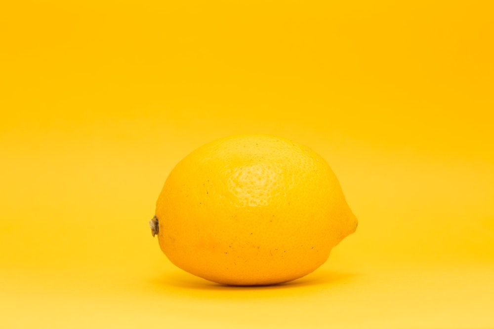 Propiedades del agua con limón
