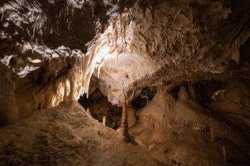 La cueva de Maltravieso La cueva de Maltravieso