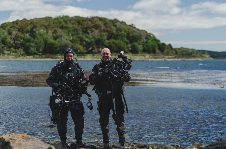 Cristian Lagger y Rod Sanchez listos para el buceo. Foto por Gabriel Leiva Muñoz 2 Cristian Lagger y Rod Sanchez listos para el buceo. Foto por Gabriel Leiva Muñoz 2