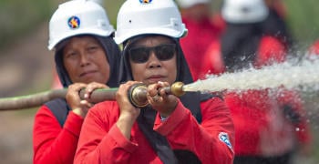 mujeres bomberos indonesia