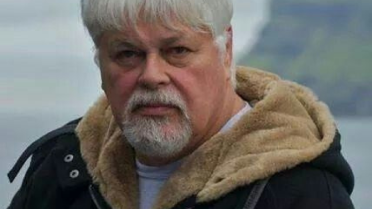 Paul Watson Paul Watson había recibido varias extensiones de su prisión preventiva en Groenlandia. Hoy quedó libre tras la decisión del gobierno danes de no extraditarlo.