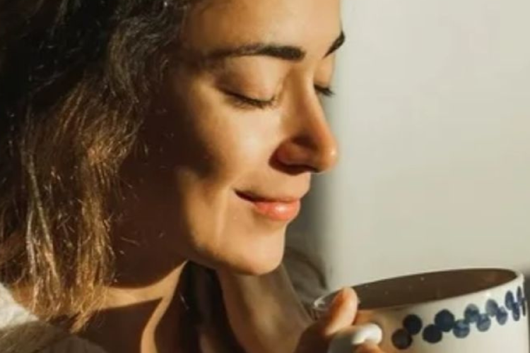 mujer sonriendo Nadie crece en línea recta. Lo humano es errar, pero también es volver a intentar. (Imagen: Pinterest)