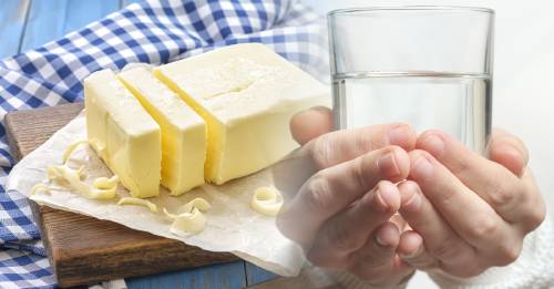 La razón por la que los chefs cubren la mantequilla con un vaso y otros 5 útiles trucos