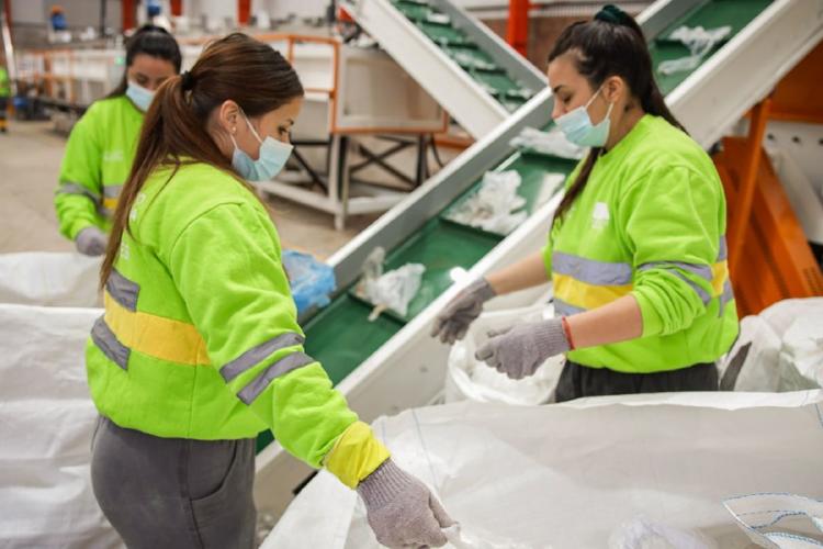 GCBA El proyecto de Buenos Aires se enmarca dentro de la red global de centros TUMO que ha logrado un gran reconocimiento internacional por su enfoque disruptivo en la enseñanza tecnológica y creativa enfocada en adolescentes.