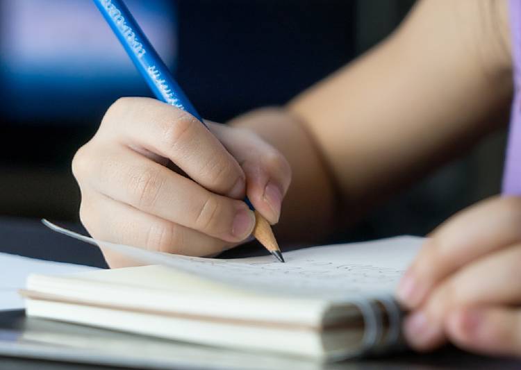 Esta niña le escribió una carta a su mamá en el cielo