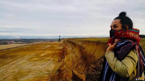 64390937_303 64390937_303