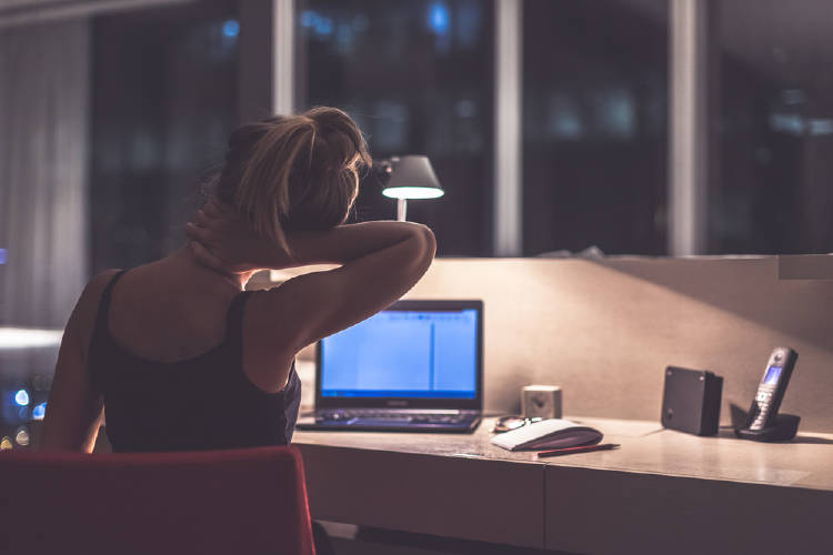 mujer trabajando