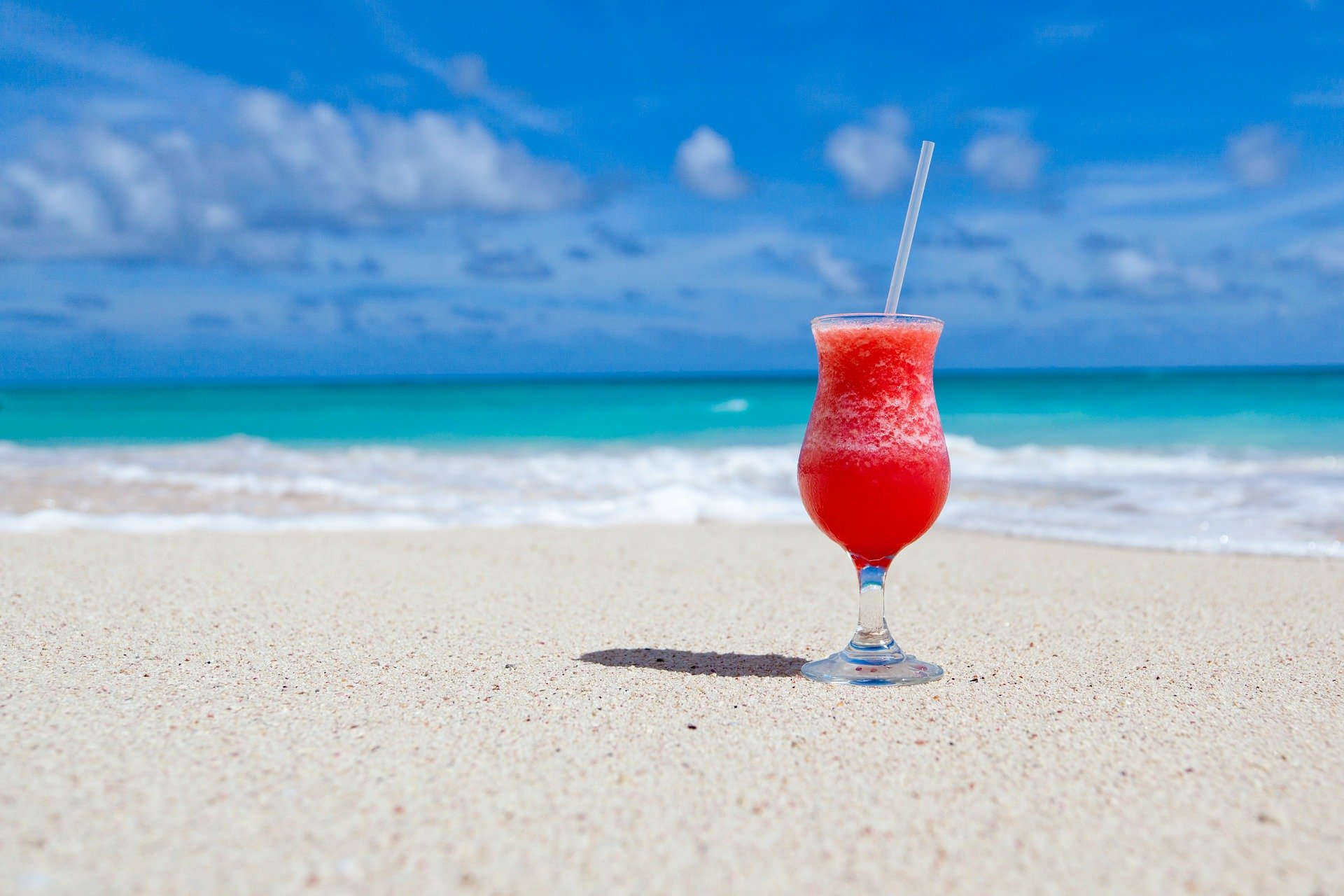 Este hotel en Maldivas te ofrece una playa privada para que trabajes desde allí
