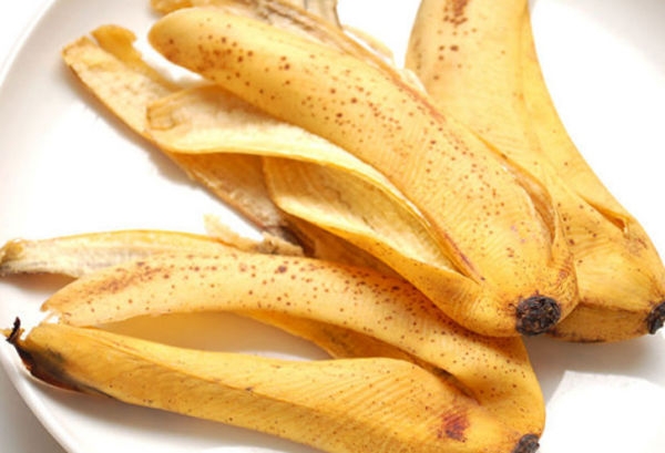 670px Make Banana Peel Tea Step 1.jpg 670px Make Banana Peel Tea Step 1.jpg