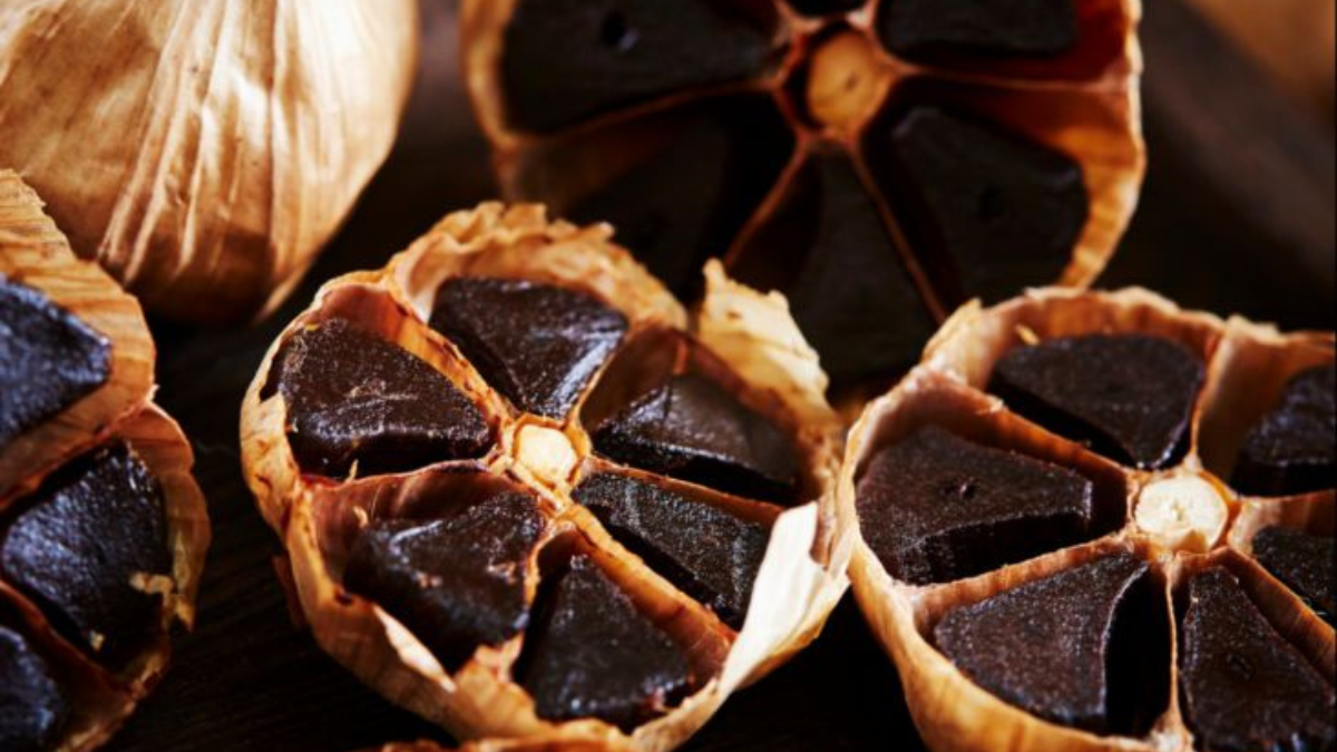 ajo negro El ajo negro es una versión fermentada del ajo común (Foto: Pinterest)