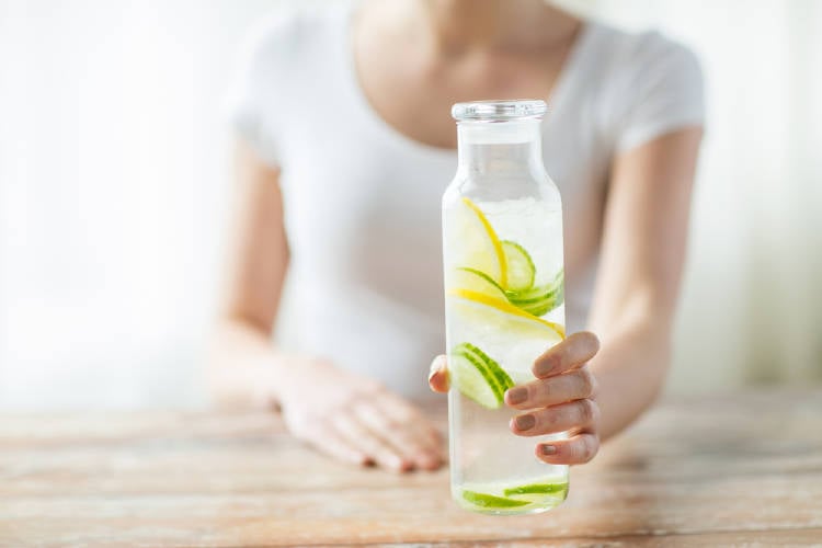 agua limon pepino agua limon pepino