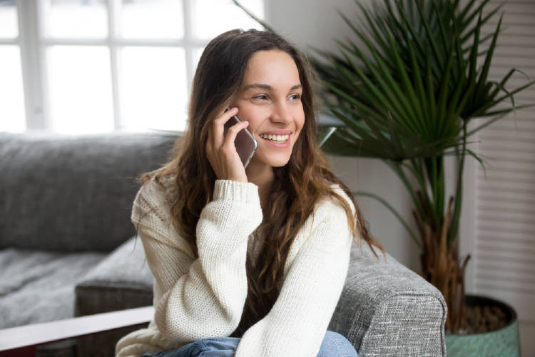 mujer teléfono