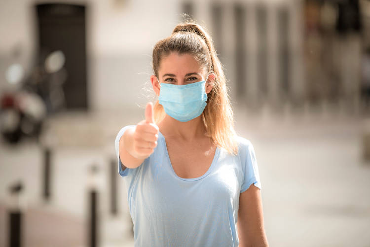 mujer pulgar arriba mujer pulgar arriba