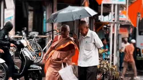 ancianos lluvia ancianos lluvia
