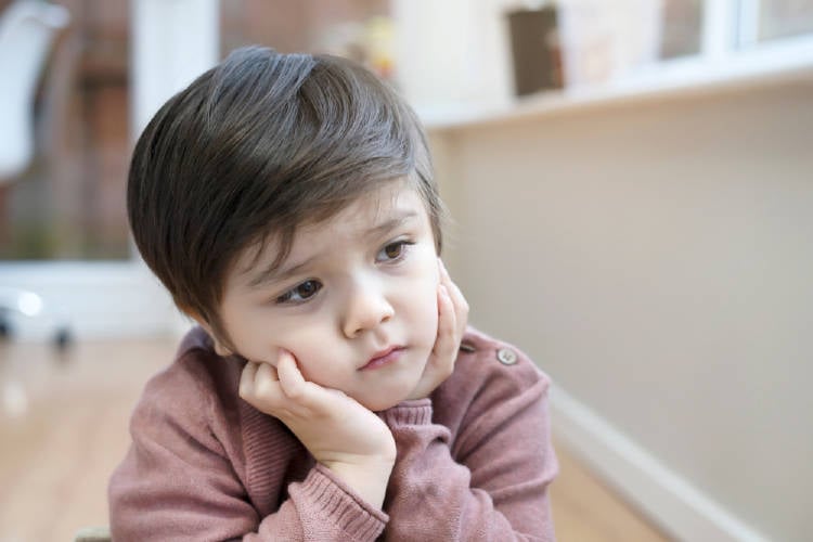 niño triste niño triste