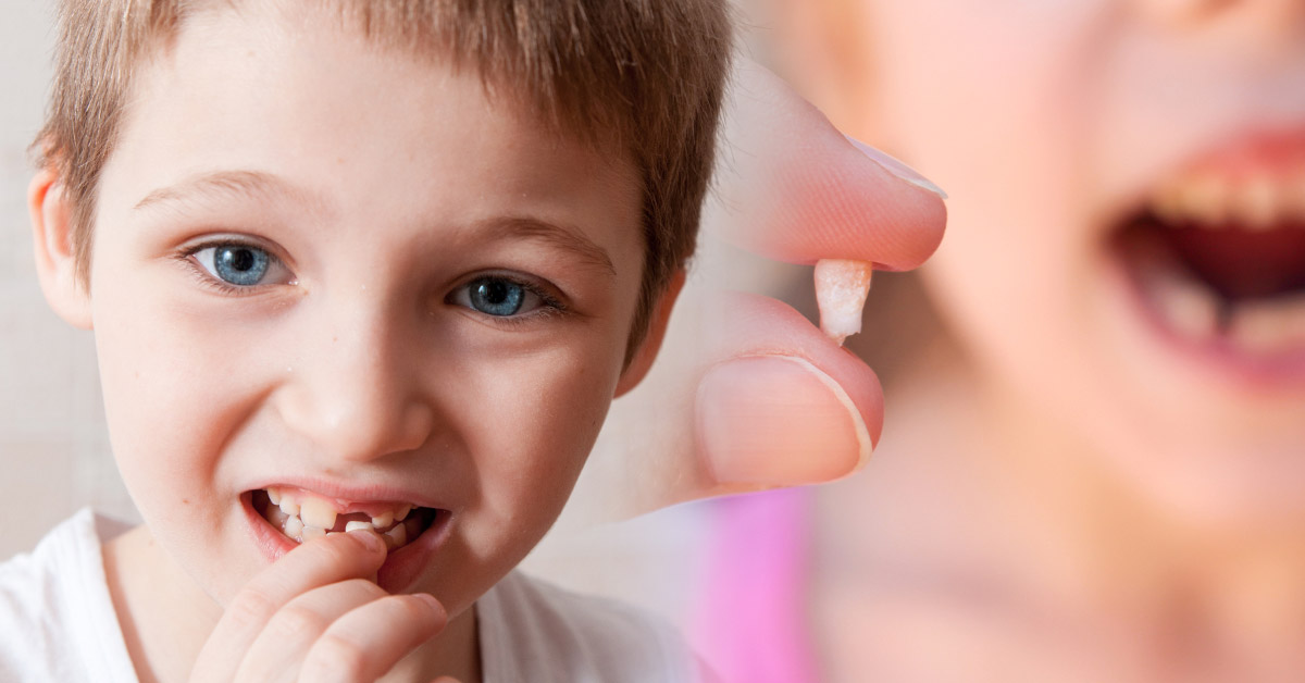 Por qué los médicos están alentando a los padres a guardar los dientes de leche de sus pequeños
