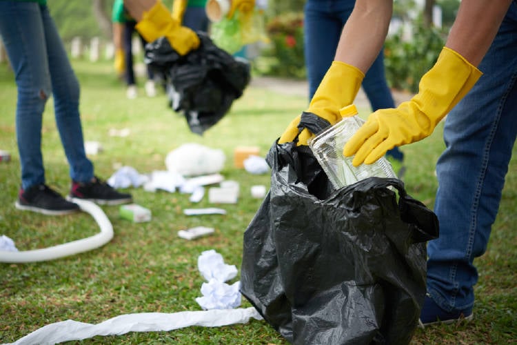 recoleccion de basura, limpieza del entorno natural