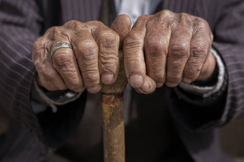 Con 99 años lanzó una campaña viral que recaudó millones para la sanidad