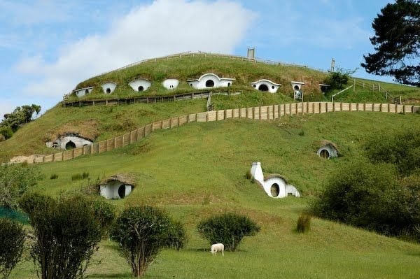 hobbit-underground-house1