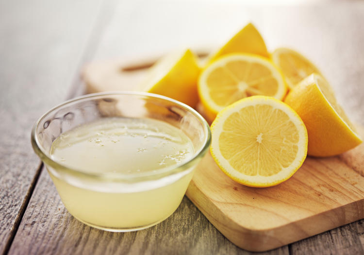 limpiar el microondas limón y agua limpiar el microondas limón y agua